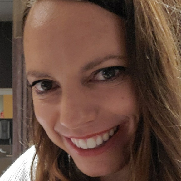 Meet your Posher, Jessica - Picture 1 of 1